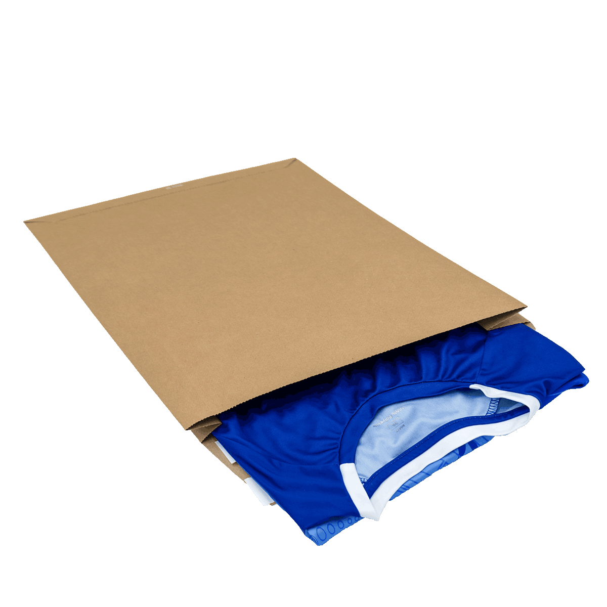 Versandtasche aus Papier M mit einem TShirt