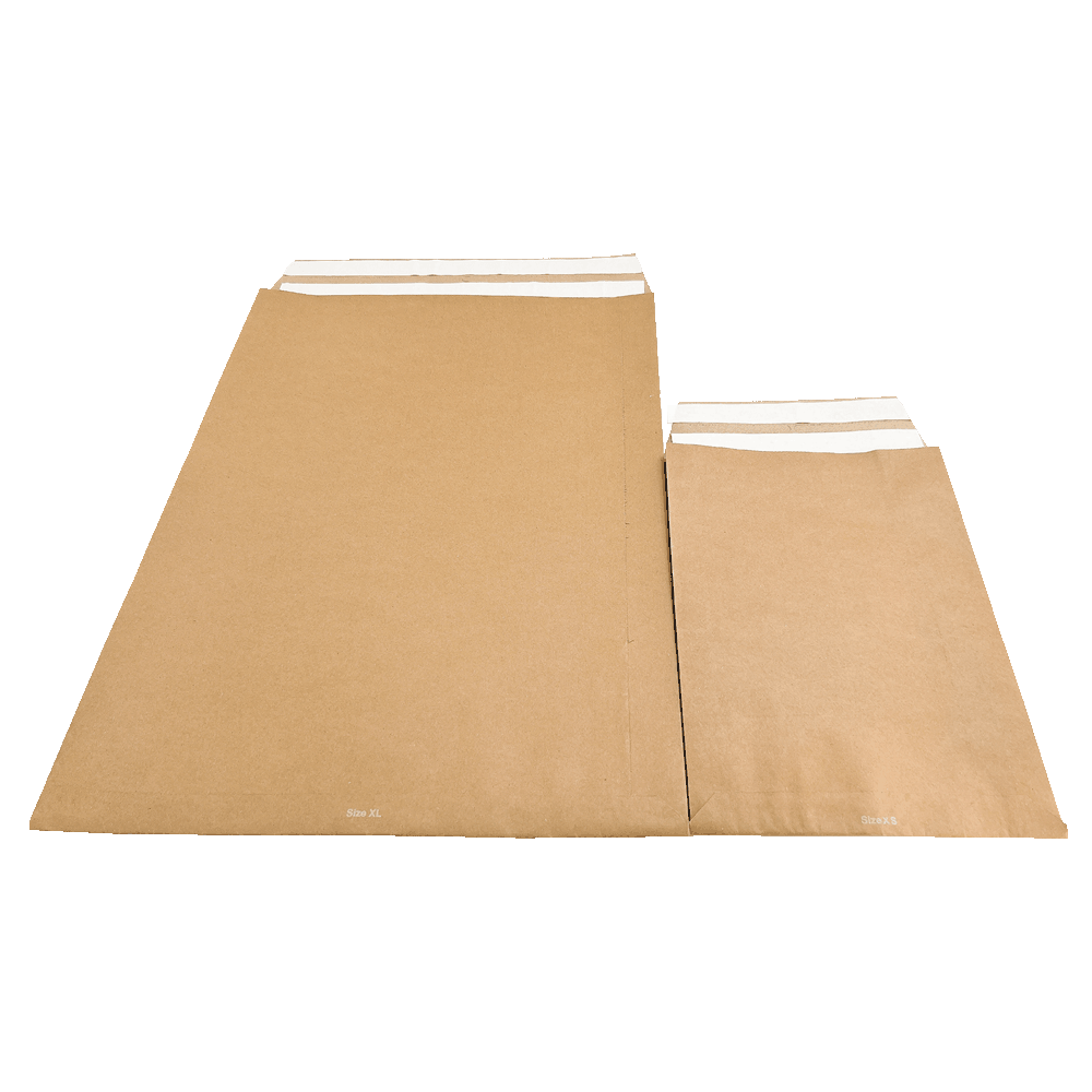 Versandtasche aus Papier XS im Größenvergleich mit einer Versandtasche aus Papier XL