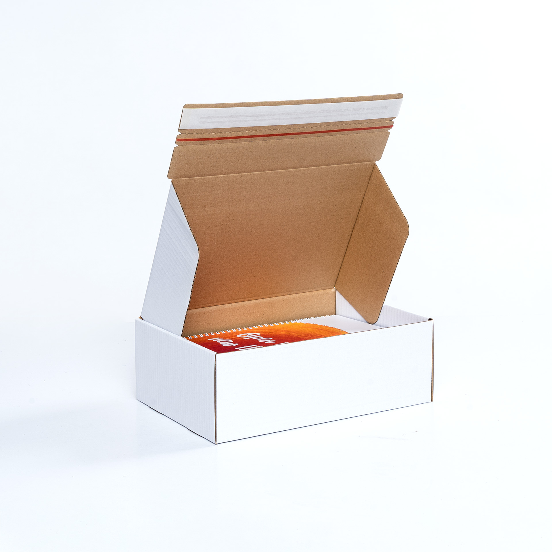 Versandschachtel Weiss Paperware 325x230x115mm halb geöffnet mit Inhalt