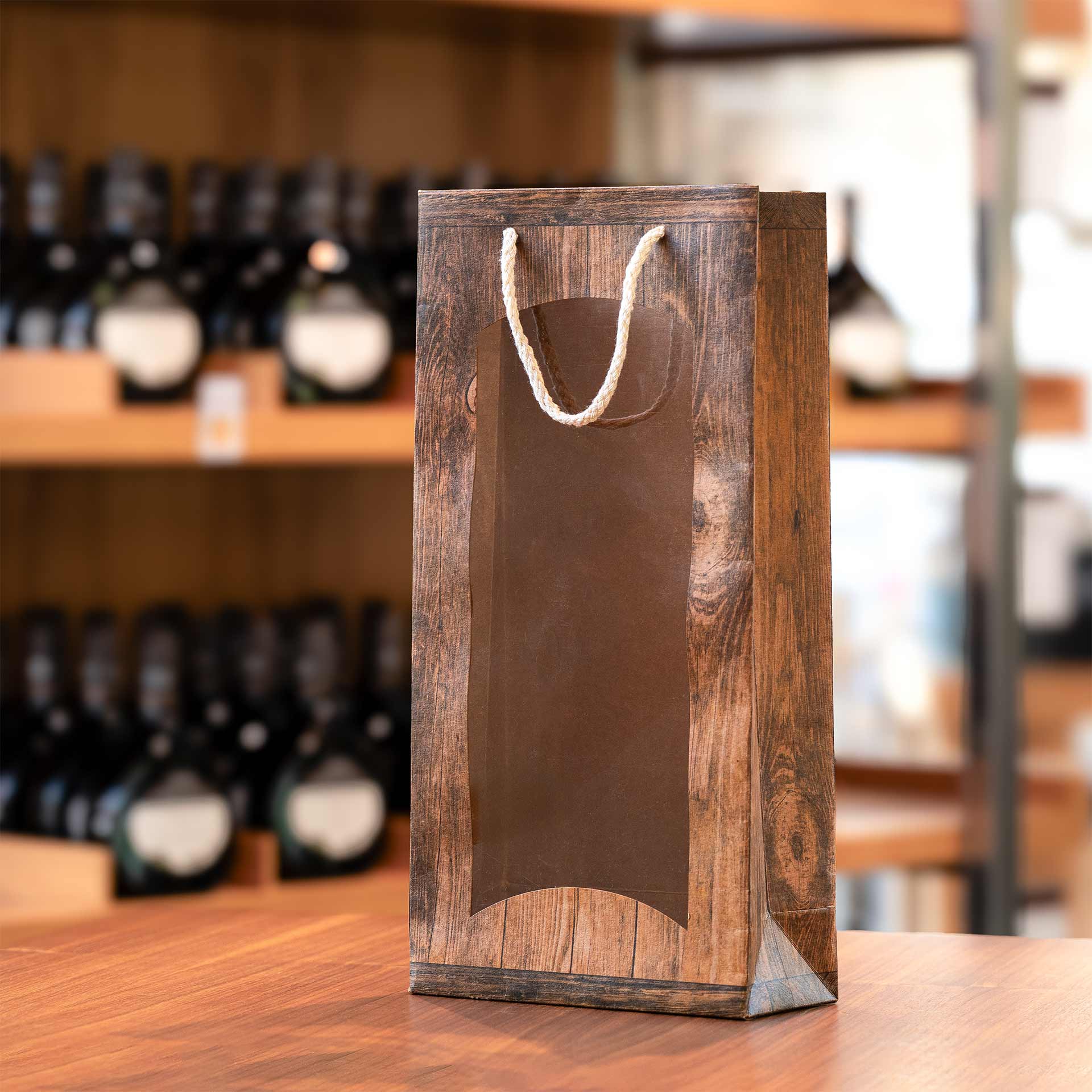 Geschenktüte Vintage 2er leer in einer Vinothek