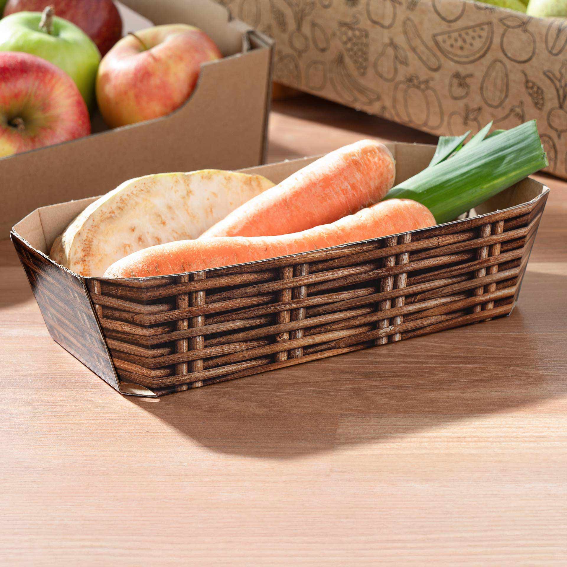 Suppengemüse Schale aus Wellpappe gefüllt mit Suppengemüse.