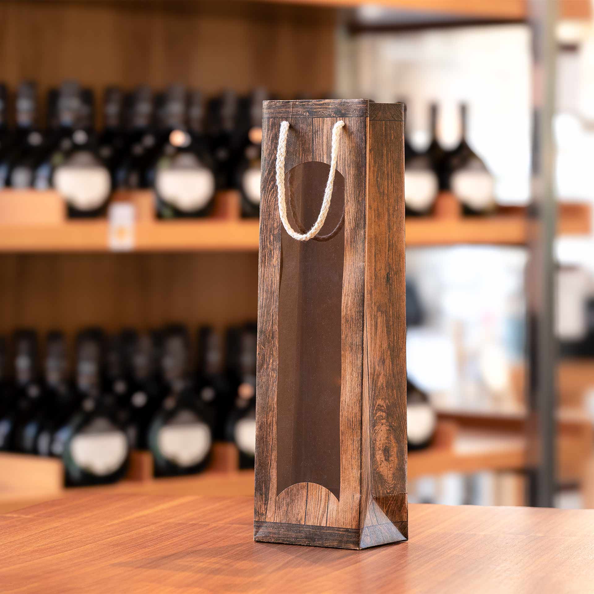 Geschenktüte Vintage 1er leer in einer Vinothek